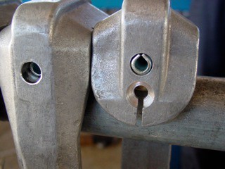 Rollerhook with chip-preparation